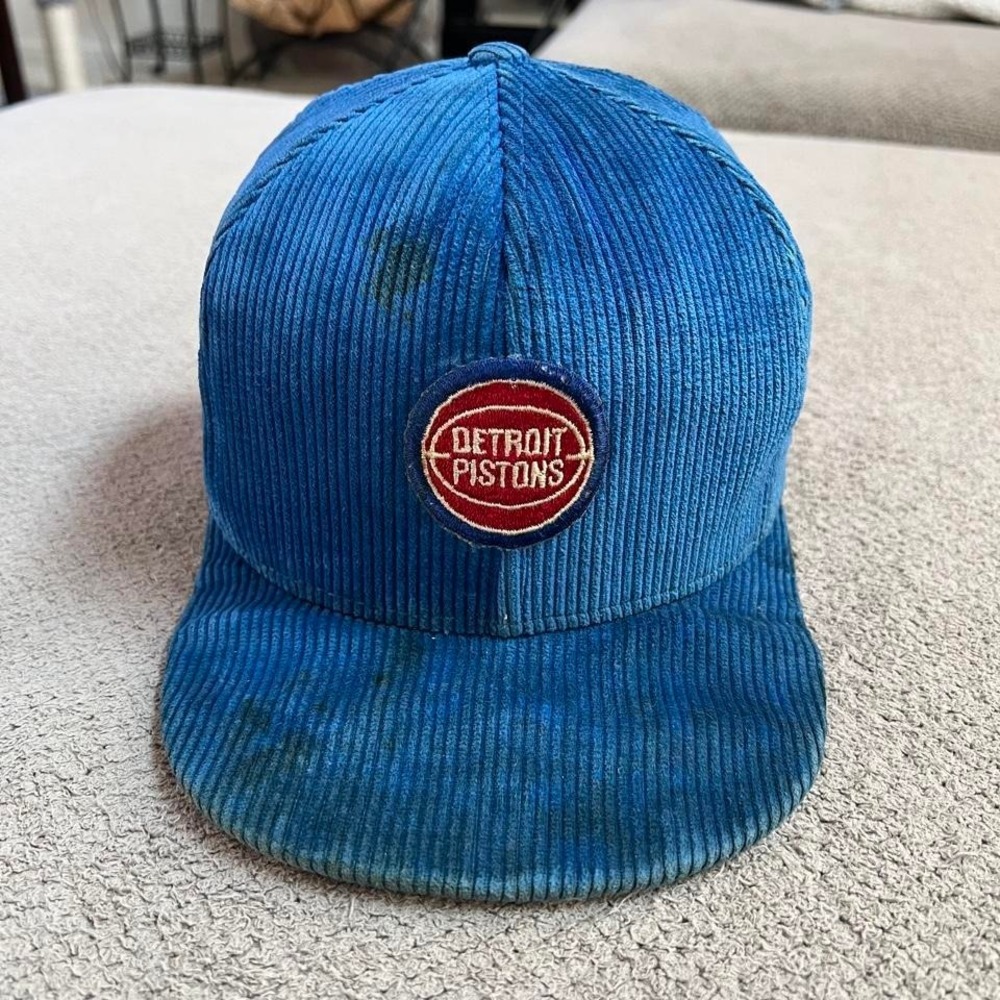 Vintage 1980s Detroit Pistons nba corduroy snap back